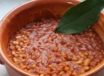 Zuppa di pomodori con zucca e fagioli