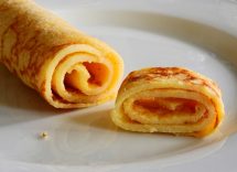 Crespelle con pinoli cavolo viola e salsa di soia