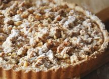 crostata biscottata con nocciolata e pere