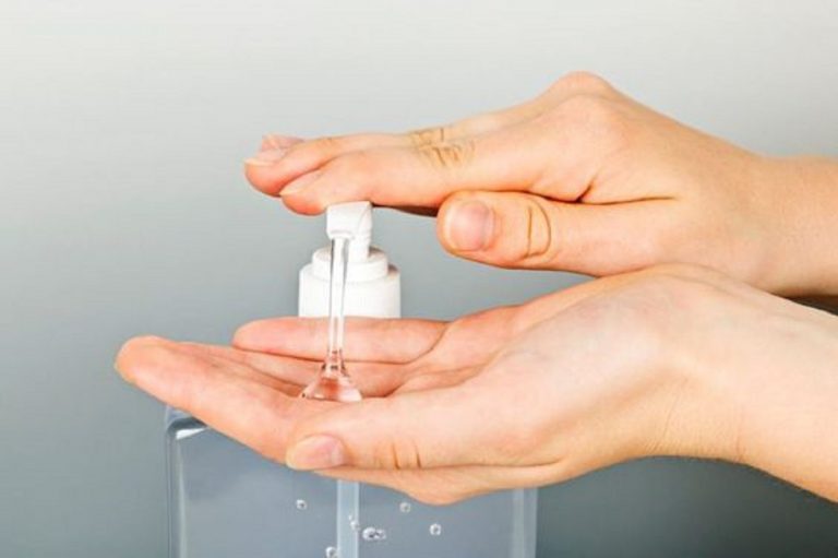 gel per le mani alla grappa: nuovo modo di disinfettarsi