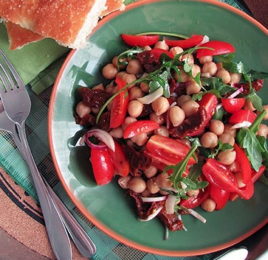 insalata di ceci e pomodorini secchi