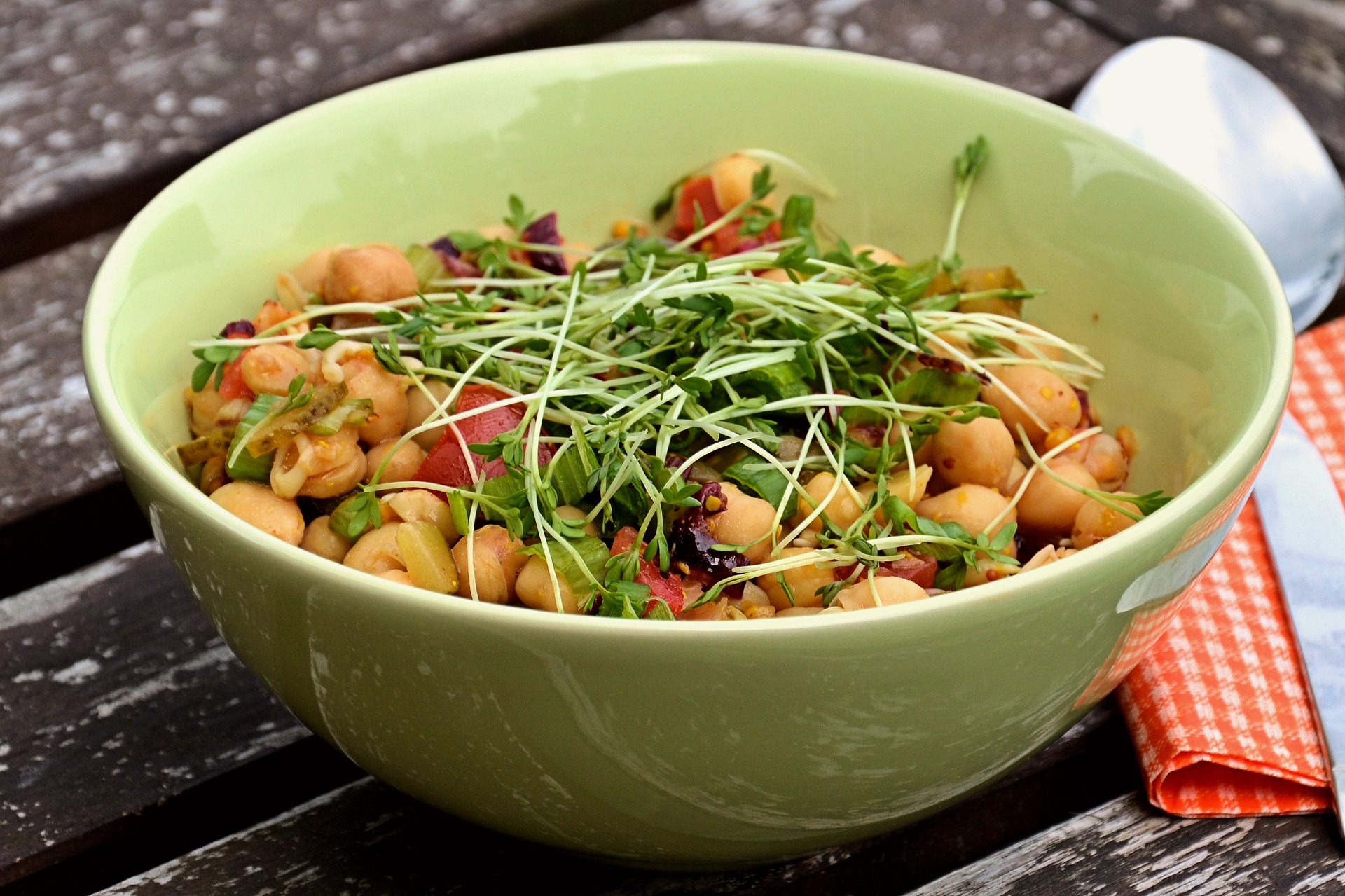 Insalata di ceci e uova sode