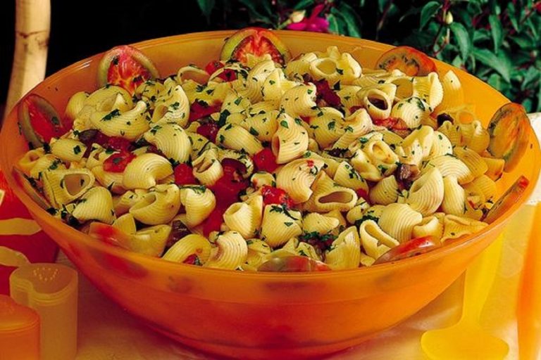 insalata di pasta alla mediterranea