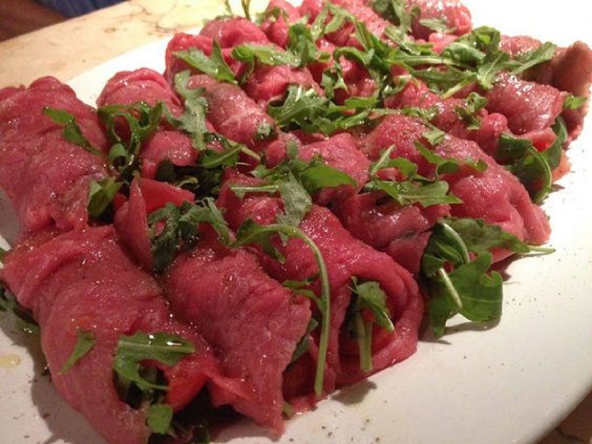 involtini di carpaccio di manzo crudo