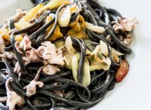 Linguine al nero di seppia con calamari