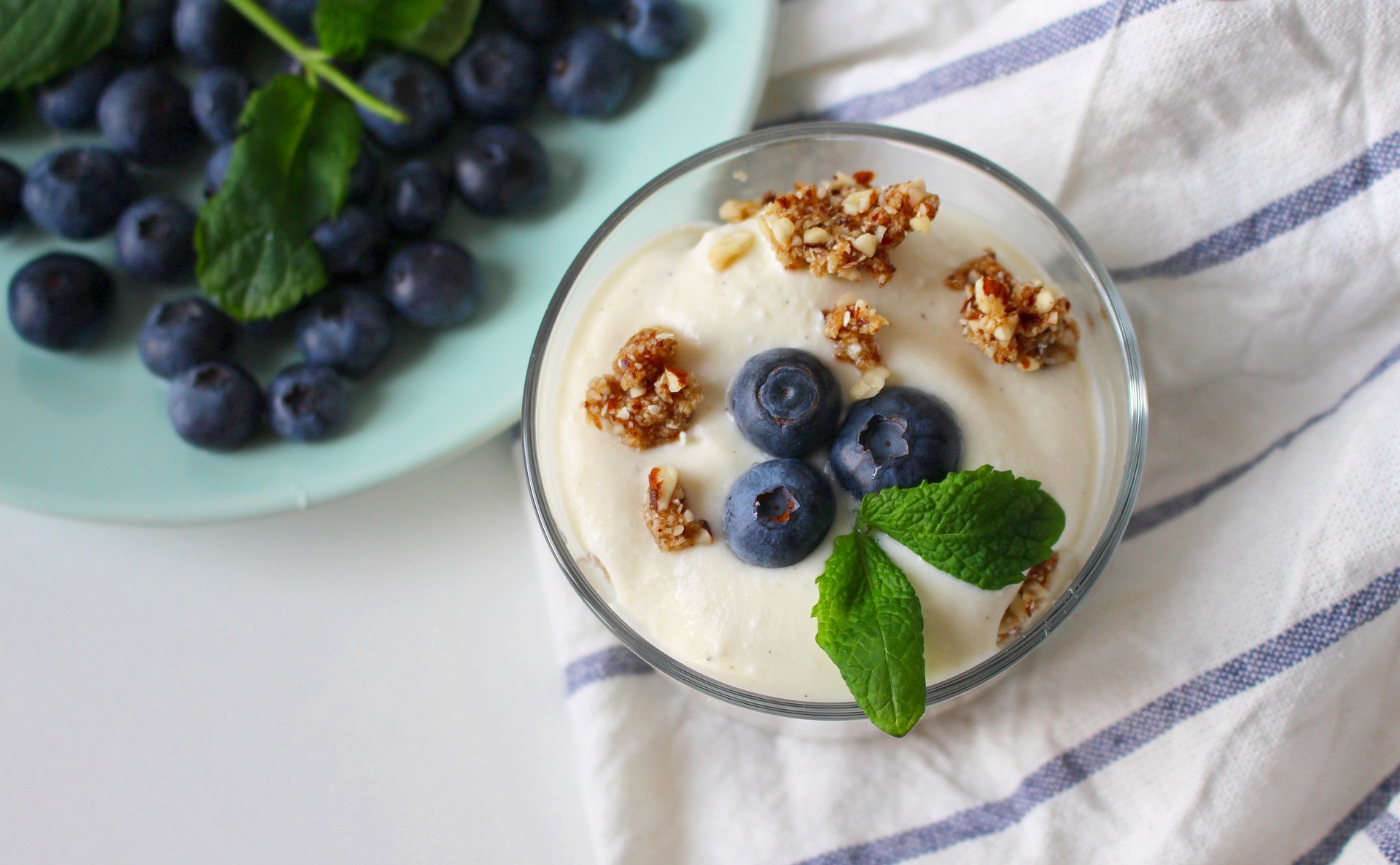 Mousse allo yogurt senza panna e senza gelatina