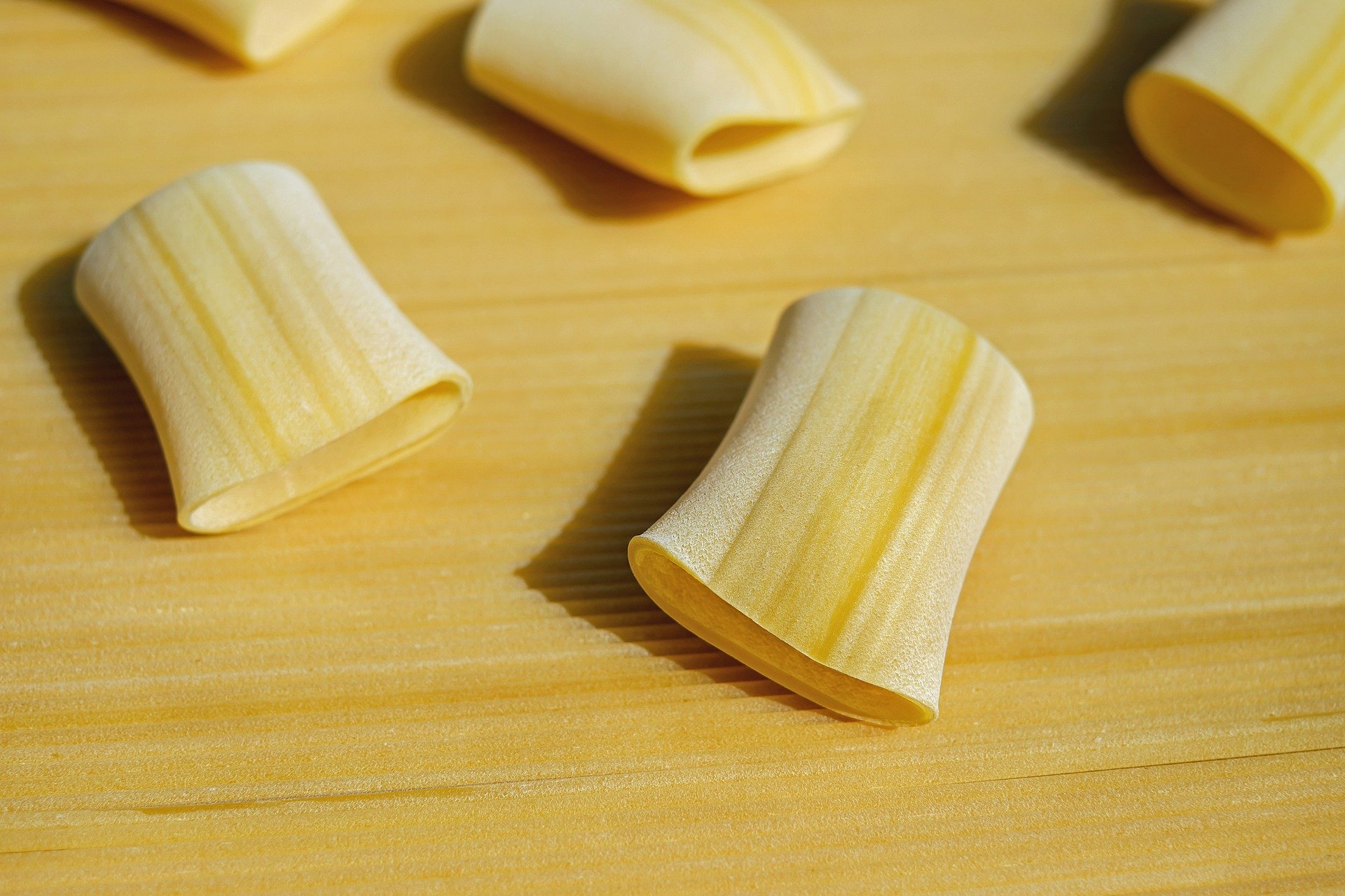 Paccheri con mazzancolle e pesto di piselli e basilico