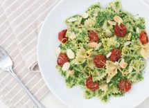 pasta al pesto di rucola e limone con pomodorini confit