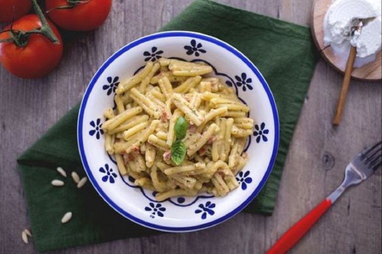 pasta casarecce siciliane