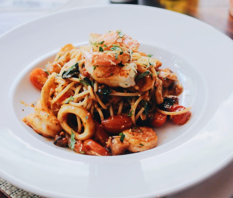 Pasta con calamari e carciofi ricetta