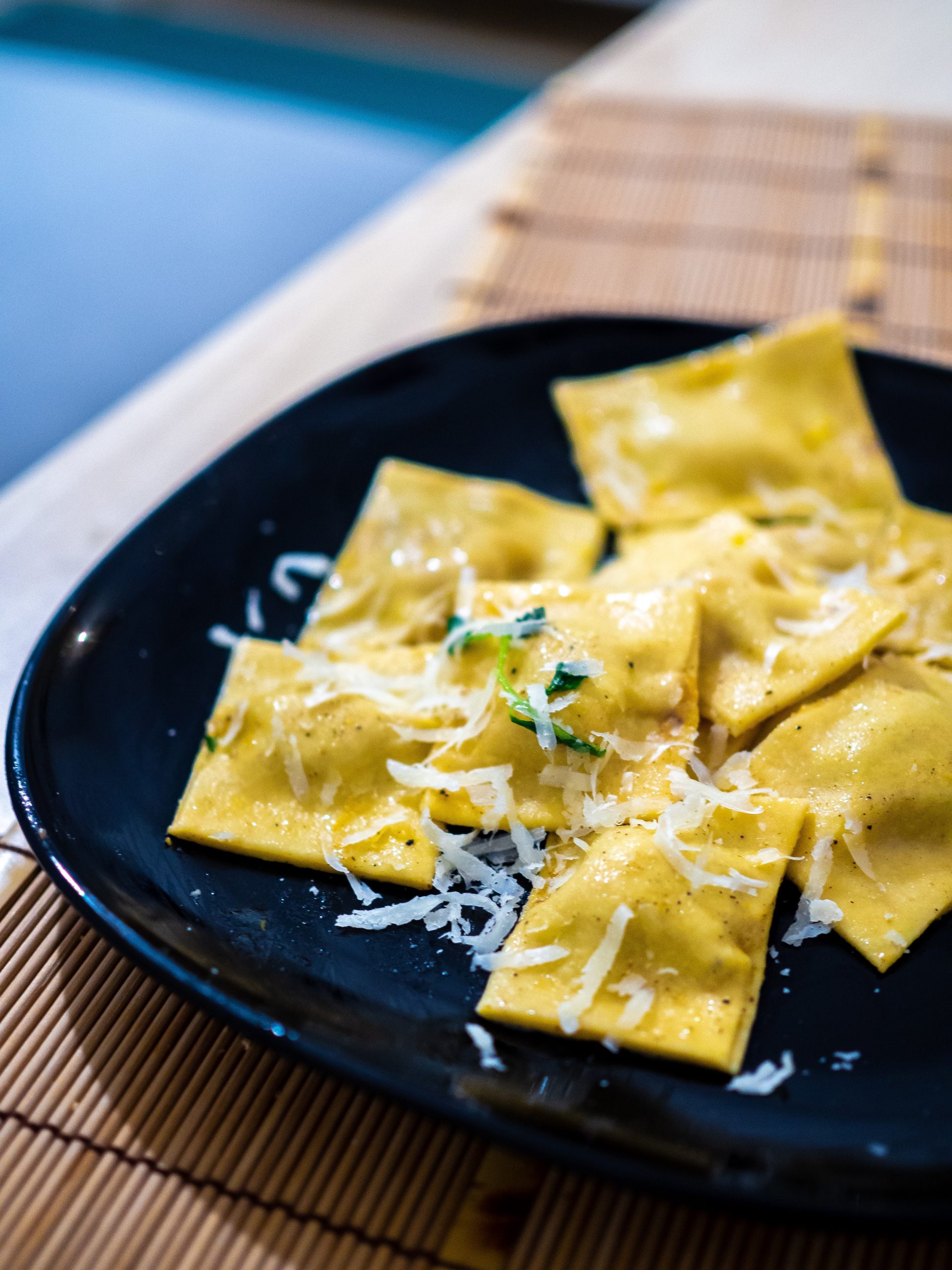 Ravioli ai carciofi con Lardo di Colonnata pomodorini e rosmarino