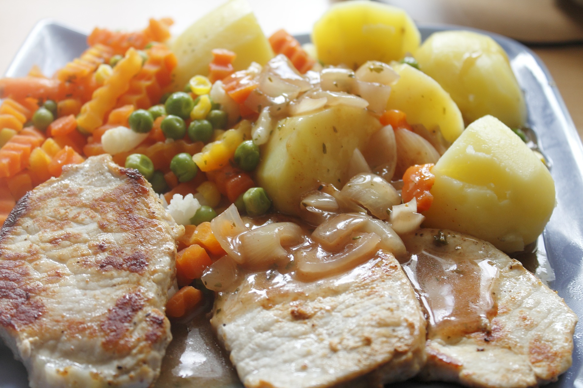 Scaloppine di maiale con grana e aceto balsamico