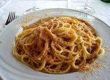 spaghetti con pangrattato e peperoncino