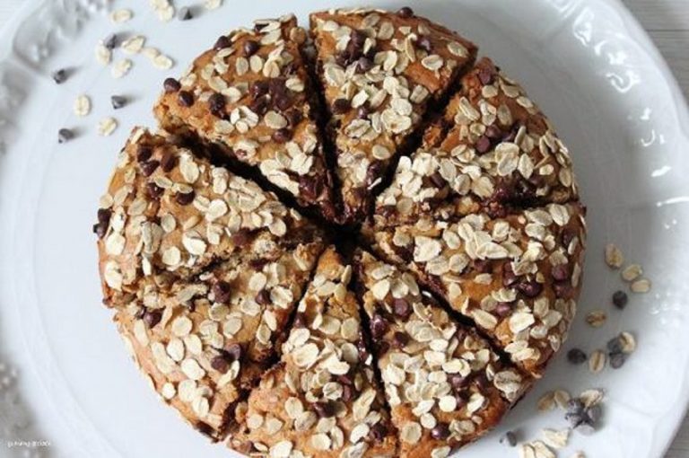 Torta ai fiocchi d'avena con cremor tartaro