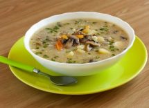 zuppa con bucce di patate