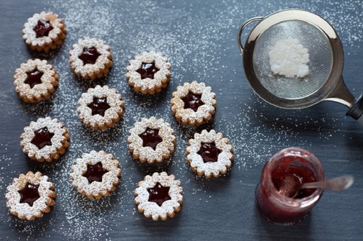 biscotti linzer con mandorle e marmellata