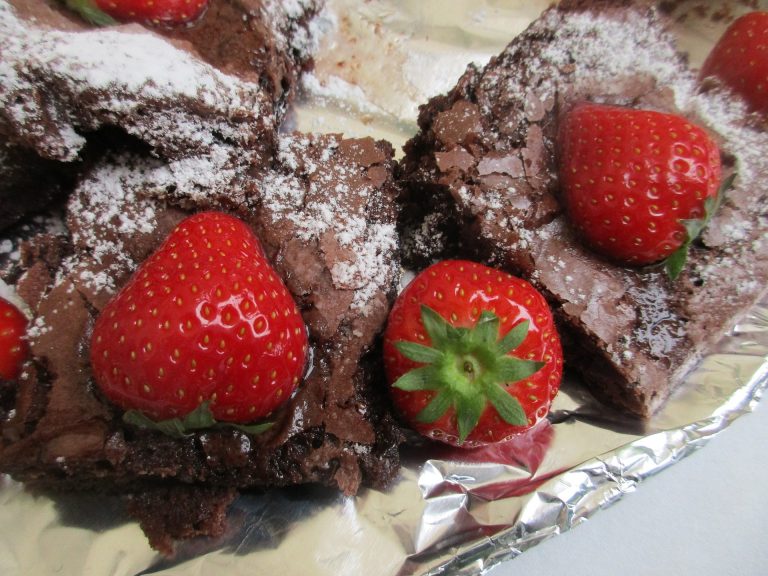 Brownie fragole e cioccolato