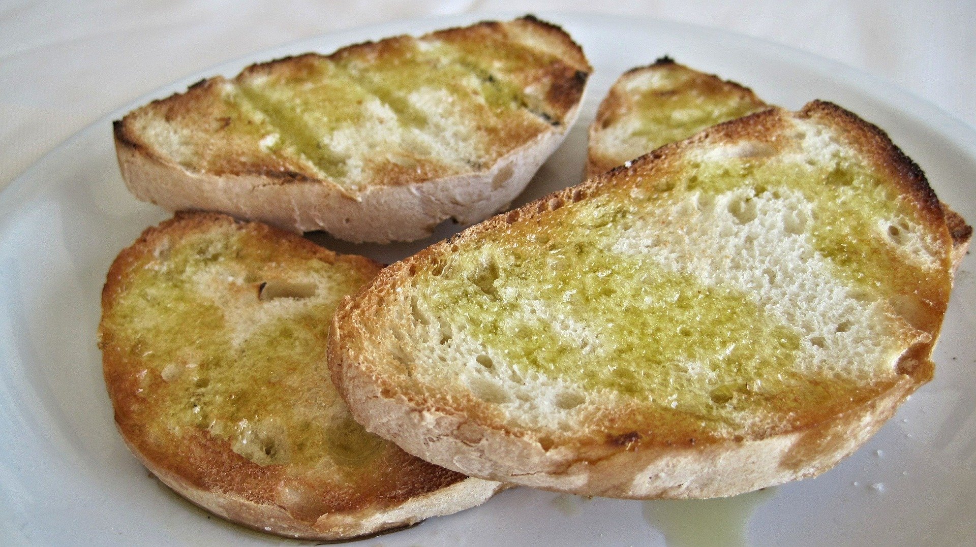 crostini salsiccia e stracchino in padella