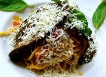 Involtini di melanzane con la pasta alla ricotta grattugiata