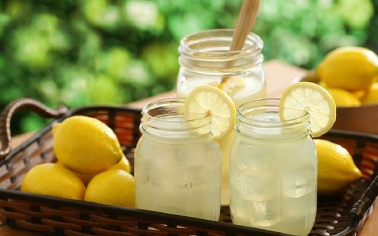 ricetta limonata fredda fatta in casa