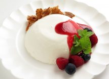 semifreddo al cioccolato bianco e frutti di bosco