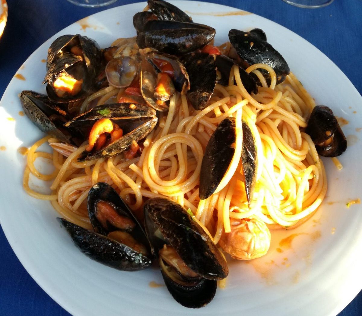 spaghetti alle cozze in bianco