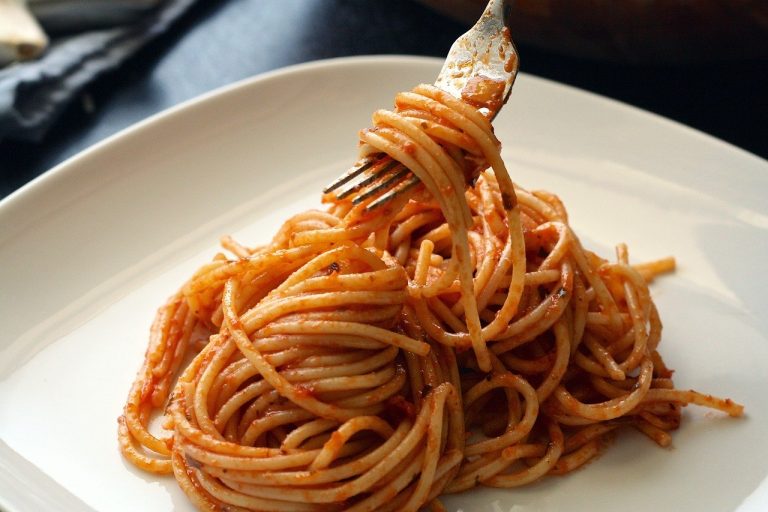 spaghetti di riso con quinoa e amaranto