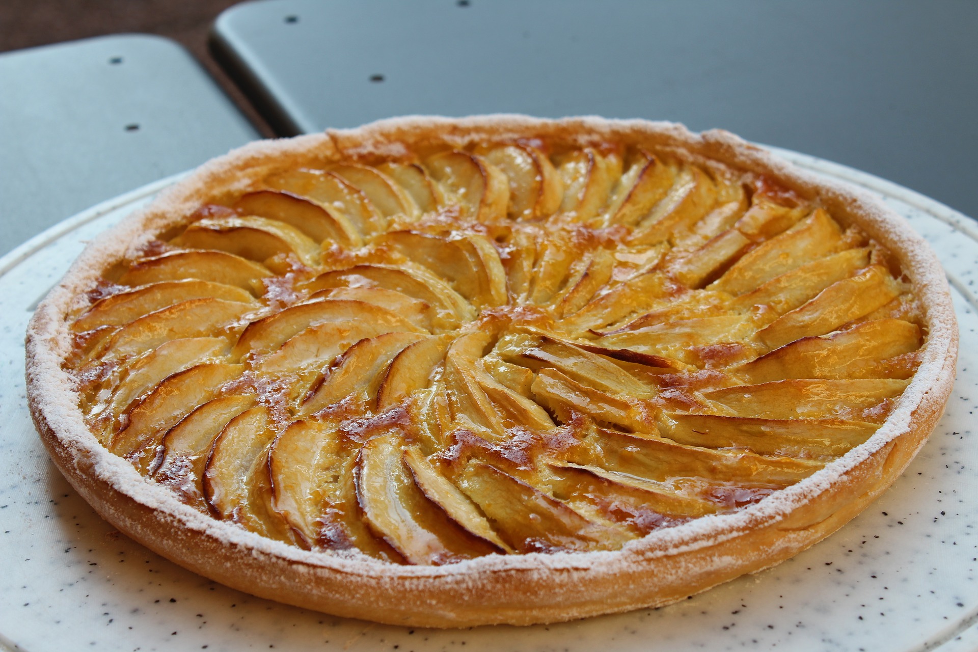 Torta di mele caramellate e cannella