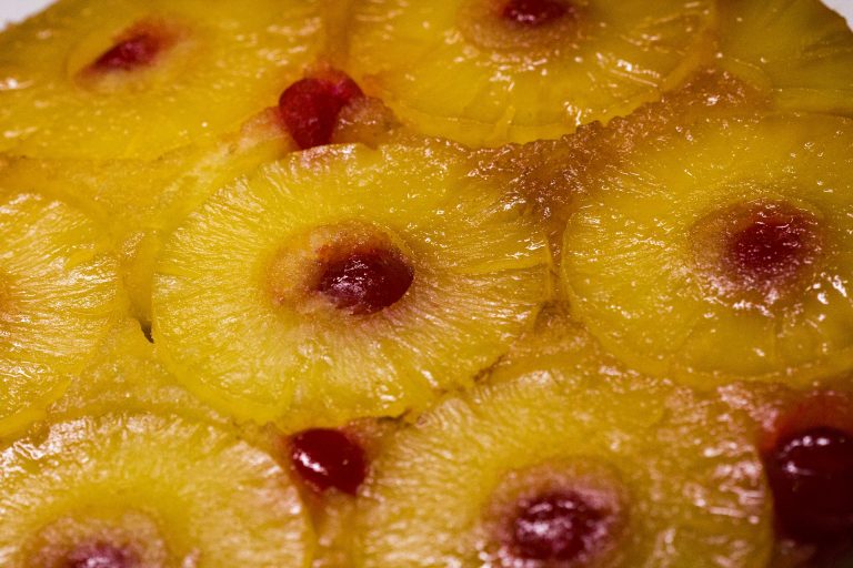 Zuccotto all'ananas con pan di spagna