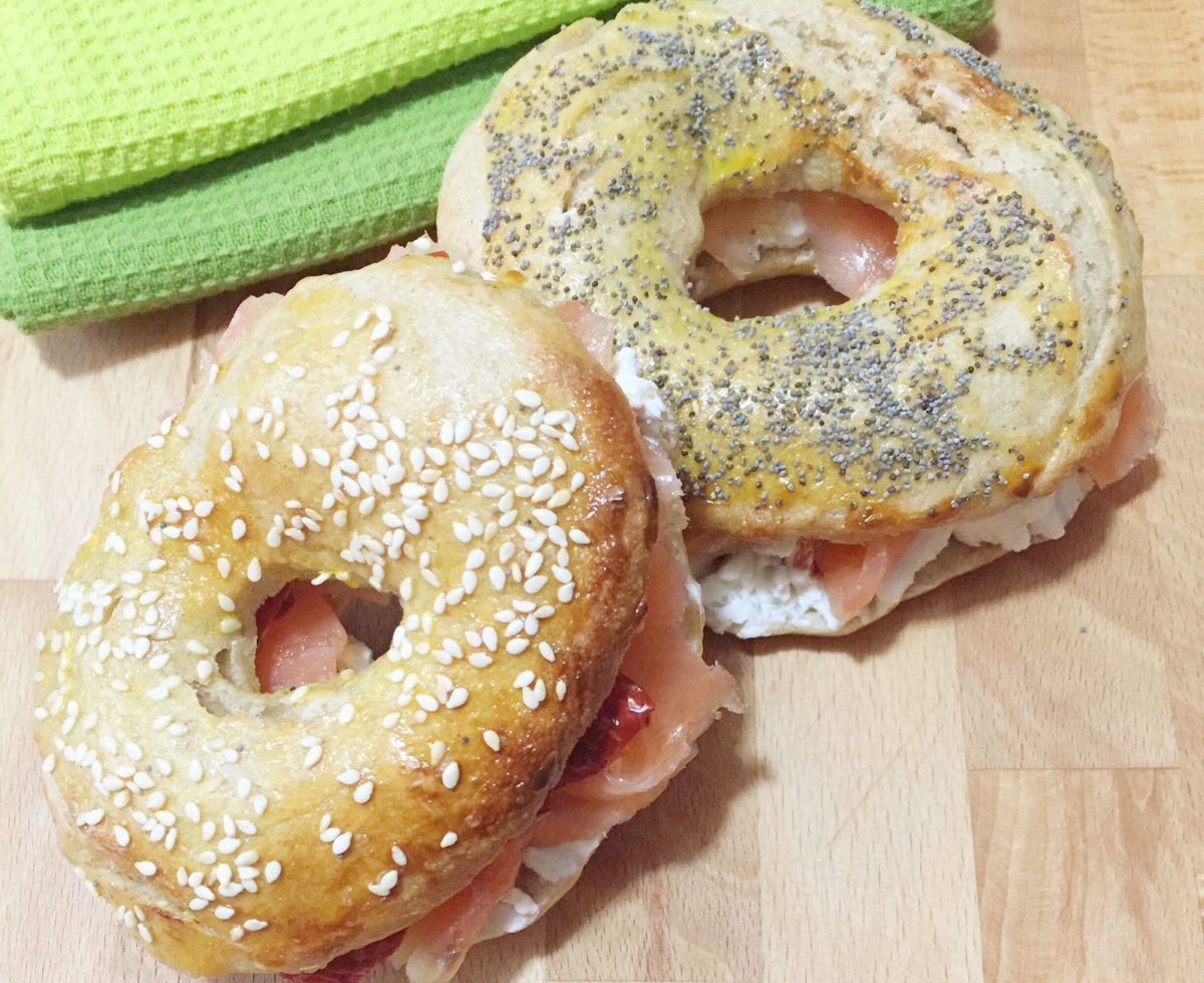 bagel con salmone affumicato