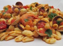 cavatelli con ceci e gamberetti