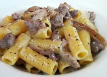 cavatelli con salsiccia e funghi