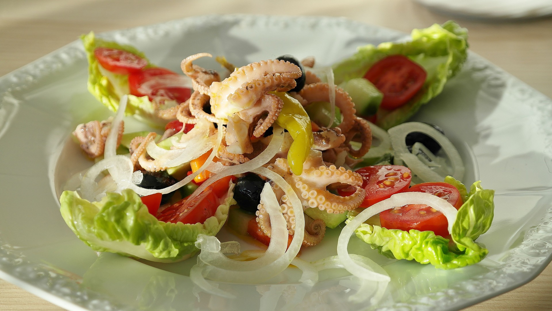 insalata di polpo con verdure croccanti