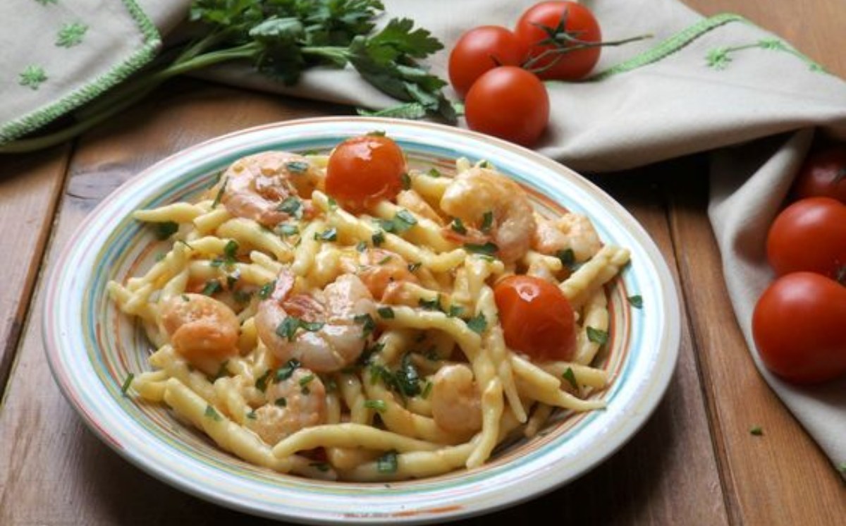 pasta con gamberetti pomodorini e rucola 1