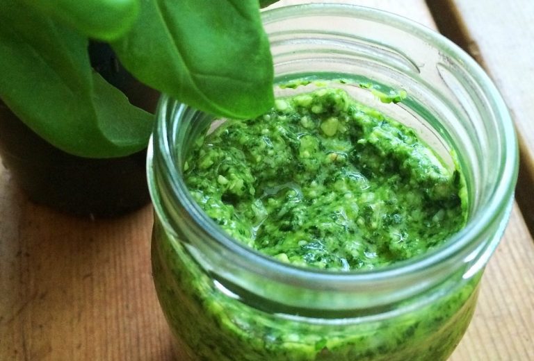 pesto con basilico e prezzemolo bimby