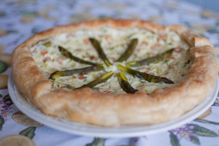 pizza rustica con asparagi e ricotta