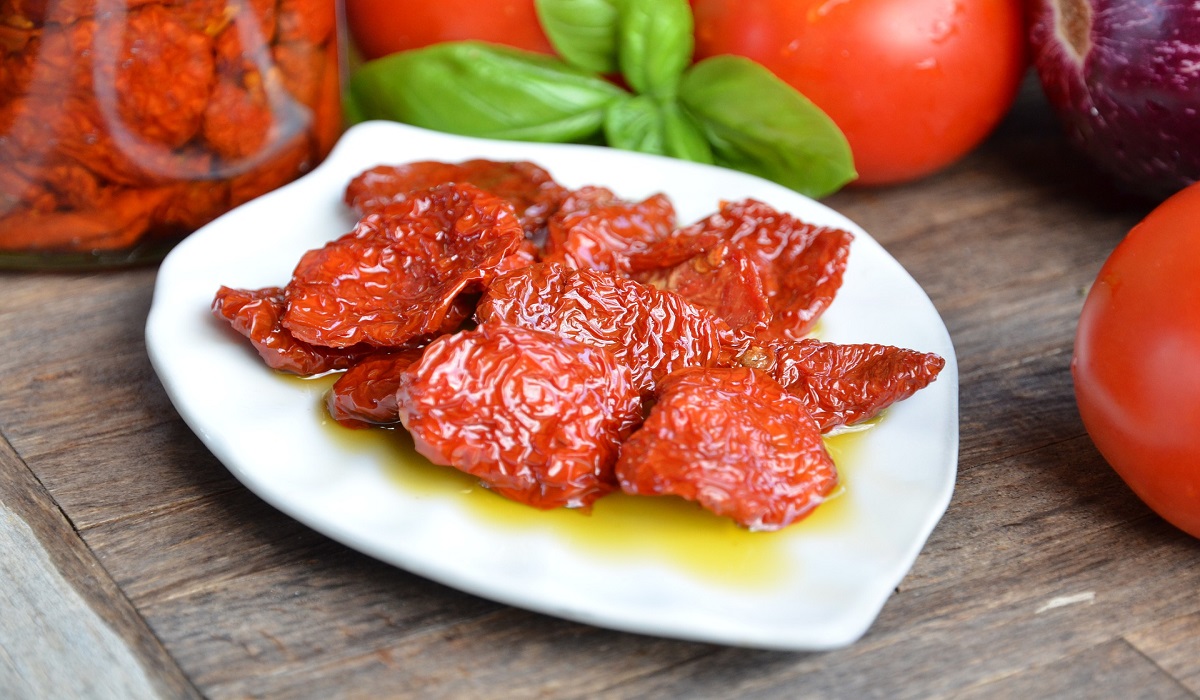 Pomodori secchi ripieni alla siciliana