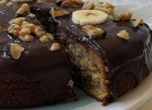 torta rovesciata alle banane e cioccolato.