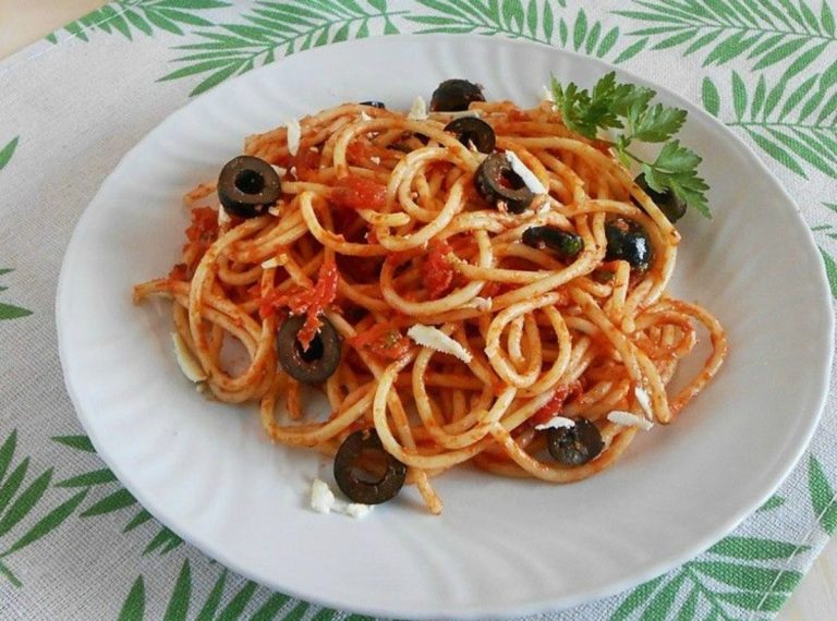 bucatini alla mediterranea