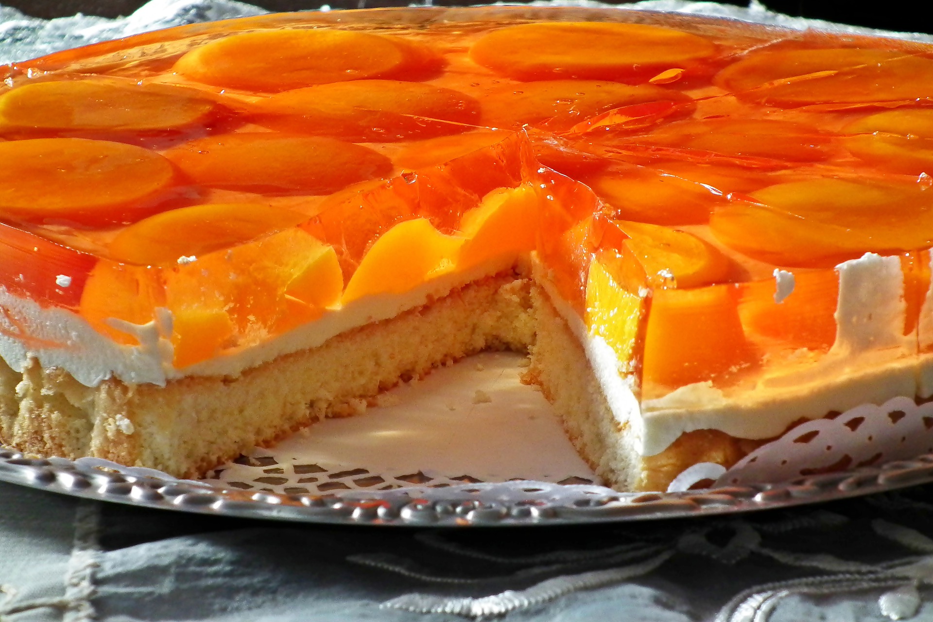 Cheesecake senza cottura alle pesche senza lattosio e senza glutine