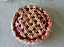 crostata con panna e marmellata