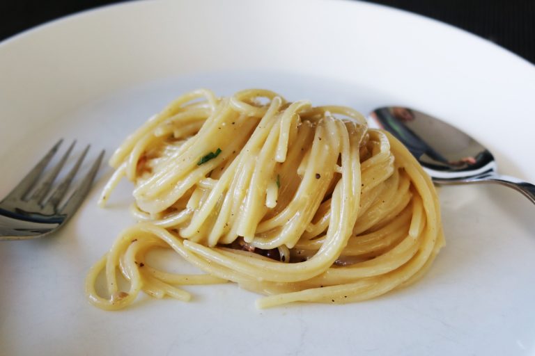 Spaghetti uva e formaggio