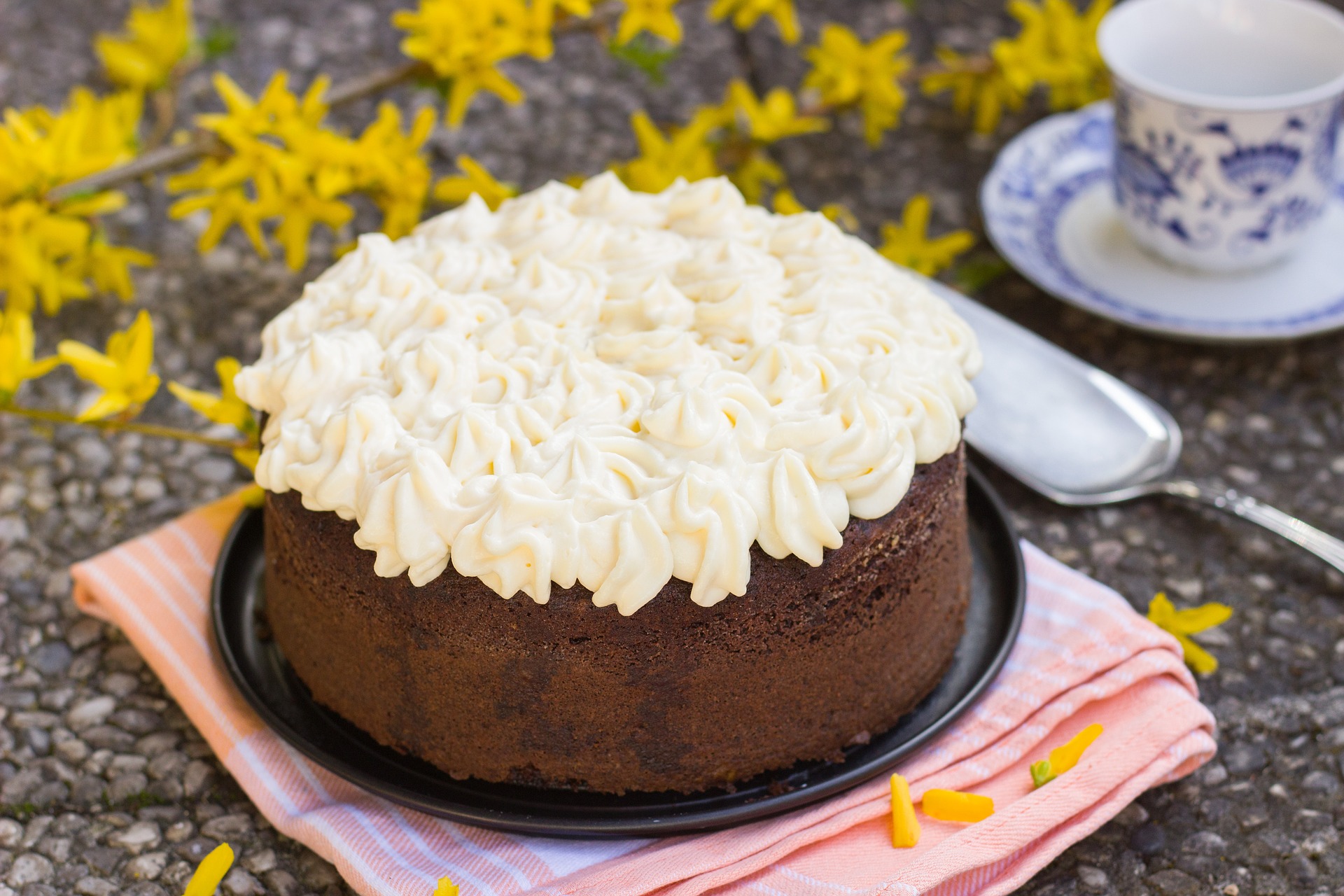 torta decorata con frosting al mascarpone