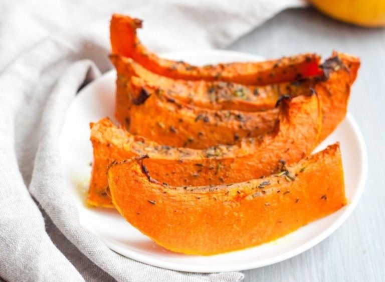 Zucca al forno con buccia al cartoccio