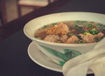 zuppa thai di pollo con zenzero e peperoncino