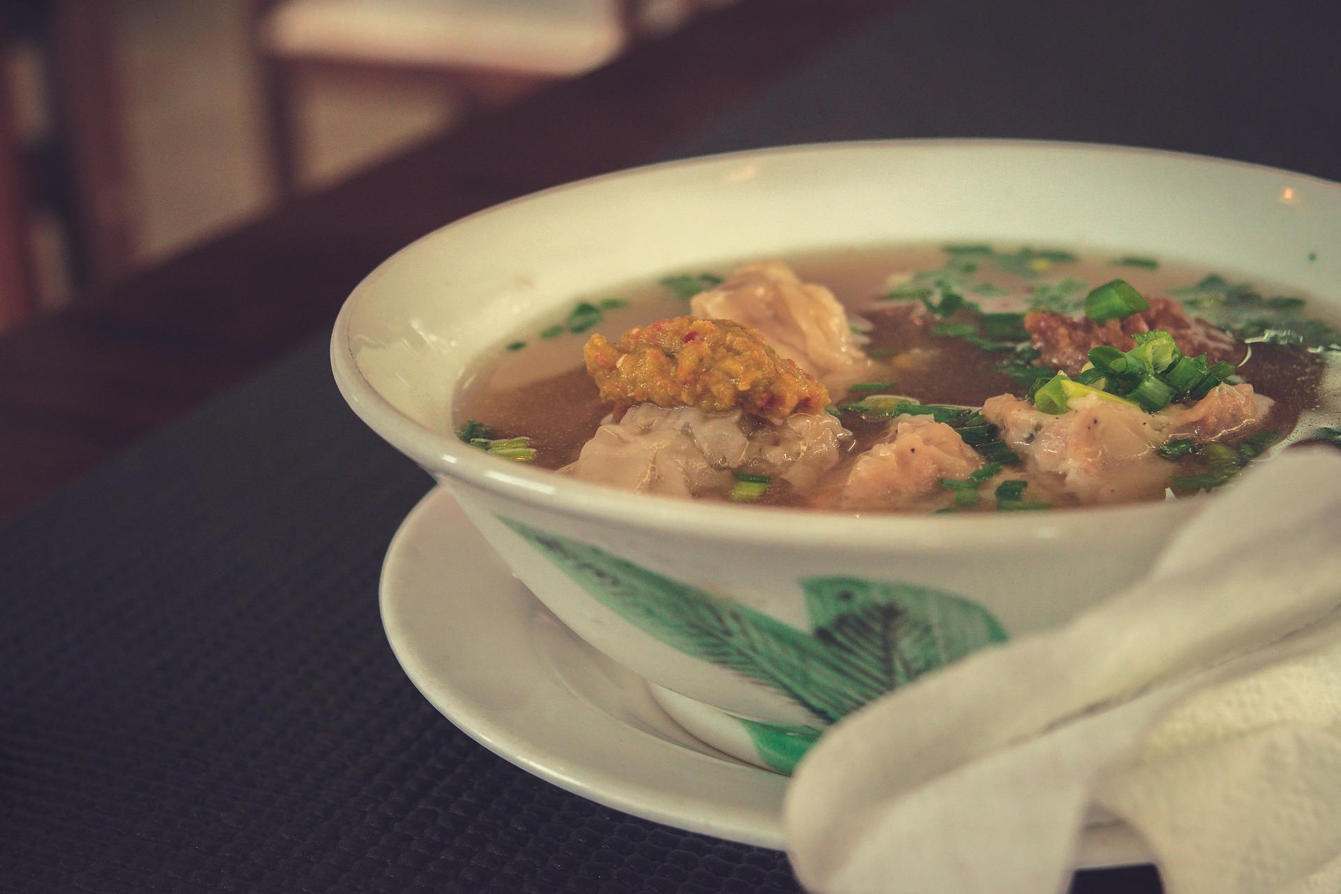 zuppa thai di pollo con zenzero e peperoncino