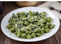 Gnocchi di pane raffermo e spinaci