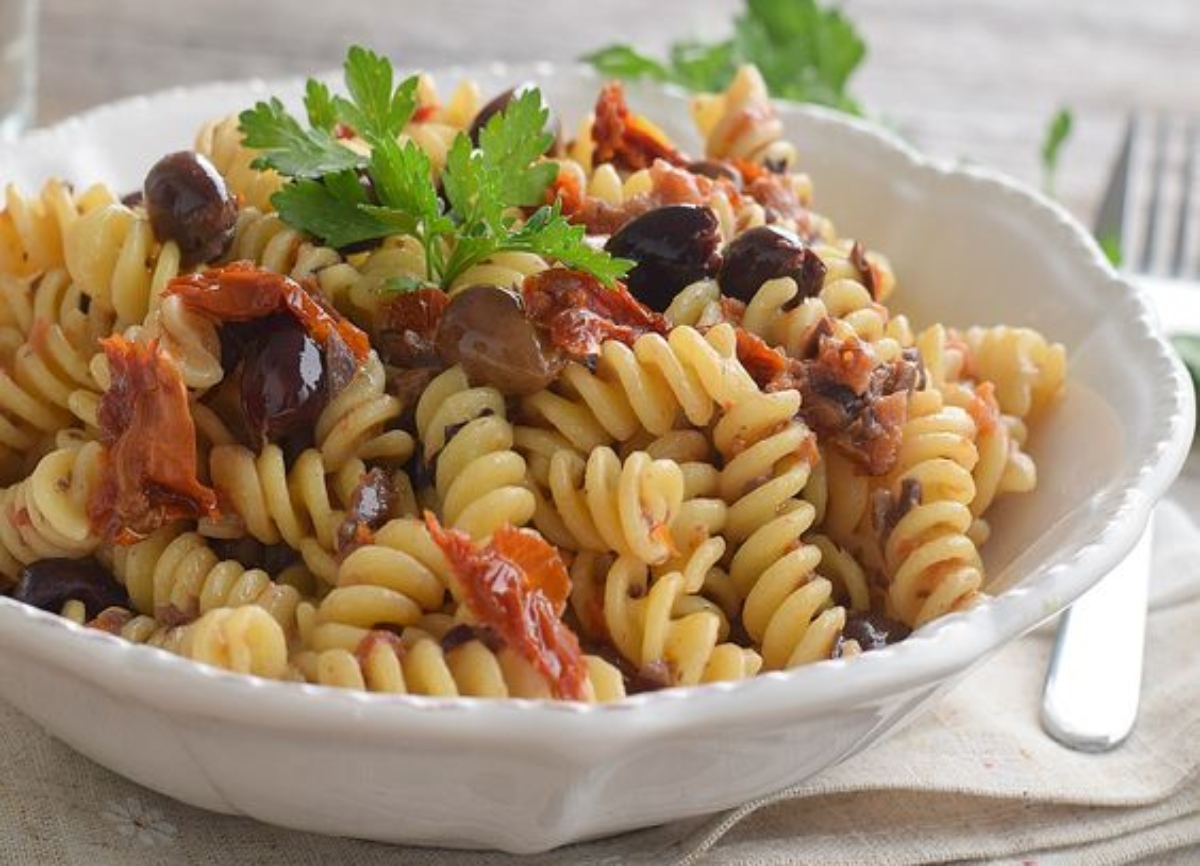 pasta con porri e pomodori secchi