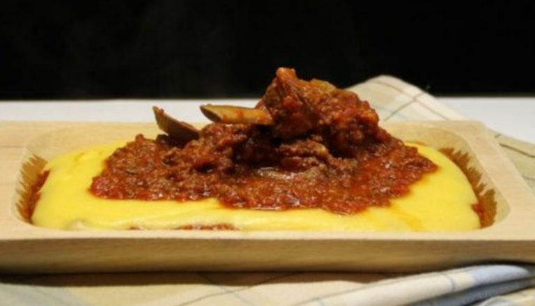 Brasato di cinghiale con polenta