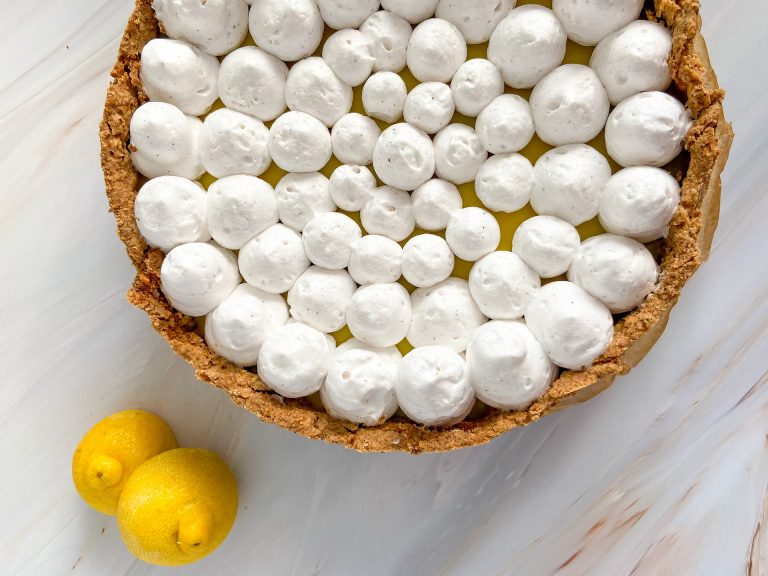 Torta al limone con meringa flambé